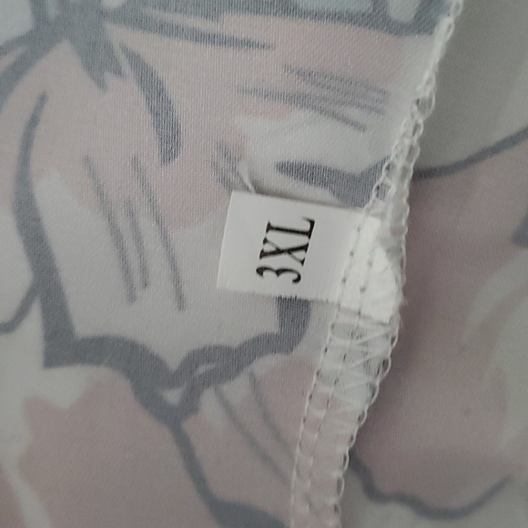 Cute top (NWOT) - Picture 7 of 7